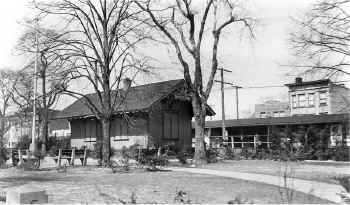 35. Station-Morris Park-View NW-c. 1939 (Huneke).JPG (124149 bytes)